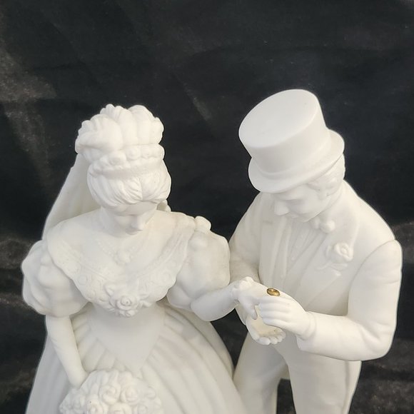Department 56 "To Have And To Hold" Silhouette Treasures Rare White Wedding - Picture 3 of 9